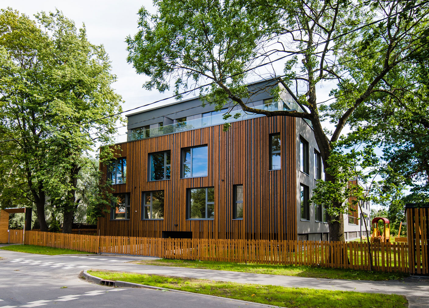 TIHASE MAJAD (2015-2016)